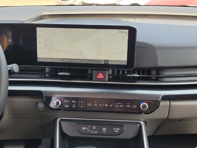 New 2027 Kia Carnival FWD image 15