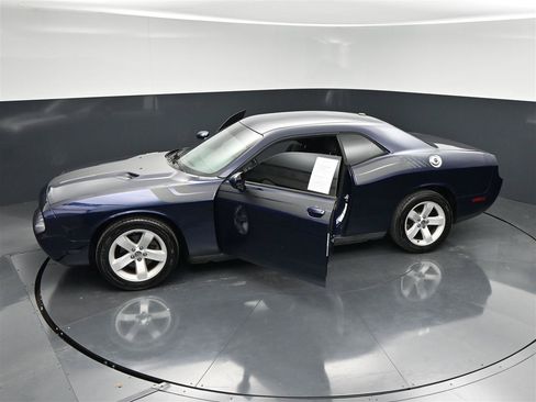 Used 2013 Dodge Challenger SXT RWD image 35