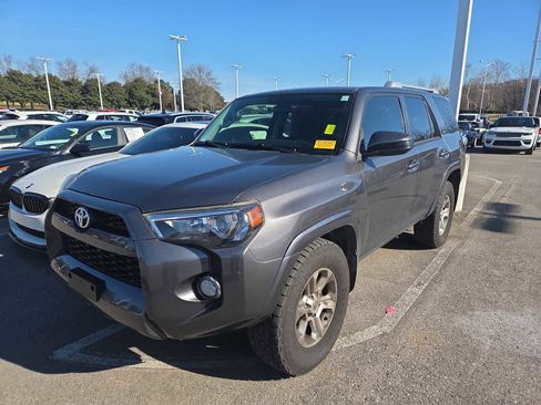 Used 2018 Toyota 4Runner SR5 image 9