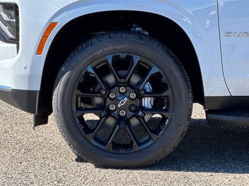 New 2026 Chevrolet Suburban Premier image 28