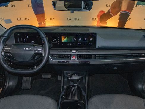 Used 2025 Kia K4 EX FWD image 3