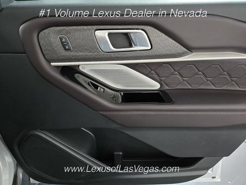 Used 2025 Ford Explorer Platinum w/ LUX Leather Package AWD/4WD image 26