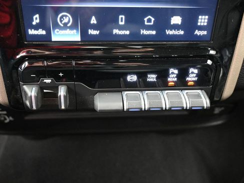 Used 2023 RAM 2500 Laramie AWD/4WD image 20