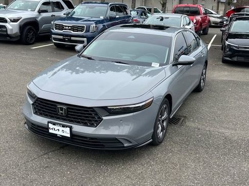 Used 2025 Honda Accord EX-L image 2