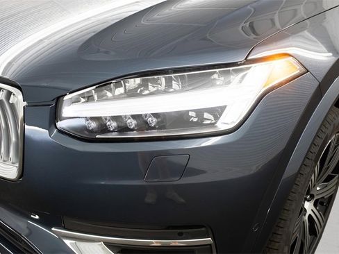 New 2025 Volvo XC90 T8 Plus w/ Protection Package Premier image 7