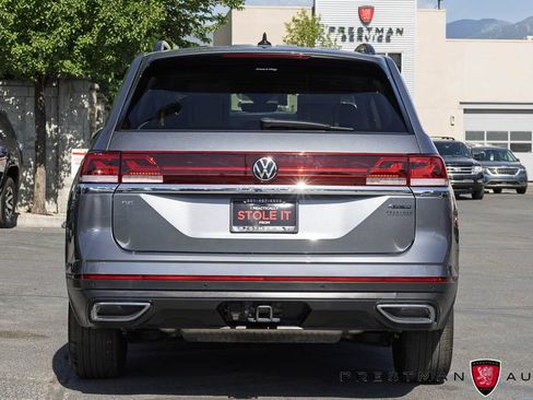 Used 2024 Volkswagen Atlas SE AWD/4WD image 16
