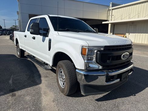 Used 2022 Ford F250 XL w/ Power Equipment Group image 3