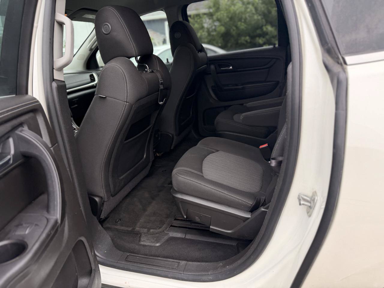 Used 2014 Chevrolet Traverse LT w/ LPO, 'HIT The Road' Package FWD image 34