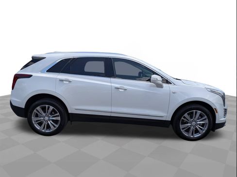 Certified 2024 Cadillac XT5 Premium Luxury w/ Technology Package FWD image 3