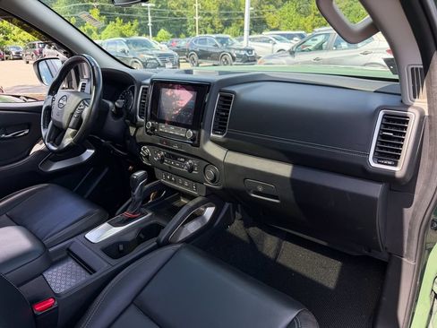 Certified 2023 Nissan Frontier SV w/ SV Premium Package AWD/4WD image 14