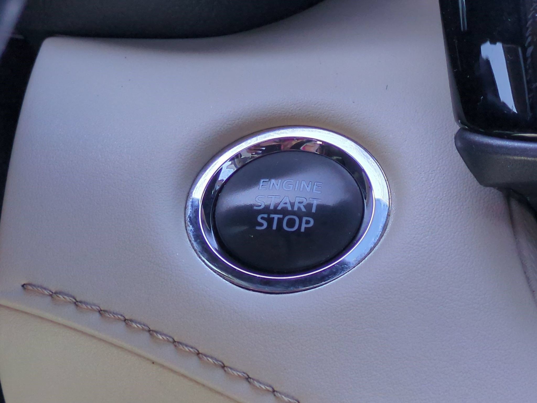 Used 2022 Toyota Highlander XLE FWD image 22
