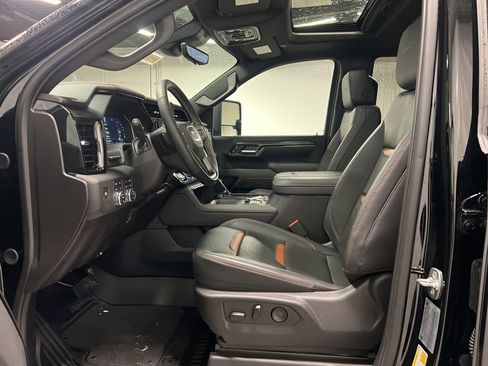 Certified 2025 GMC Sierra 2500 AT4 w/ AT4 Premium Plus Package image 9