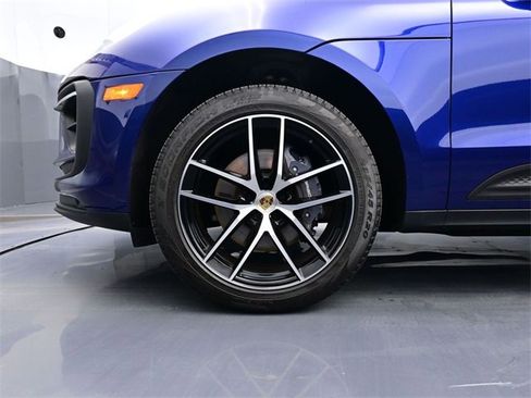 Used 2025 Porsche Macan image 6