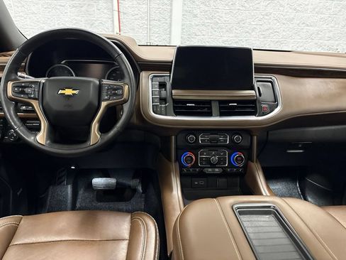 Used 2021 Chevrolet Suburban High Country w/ Premium Package AWD/4WD image 11