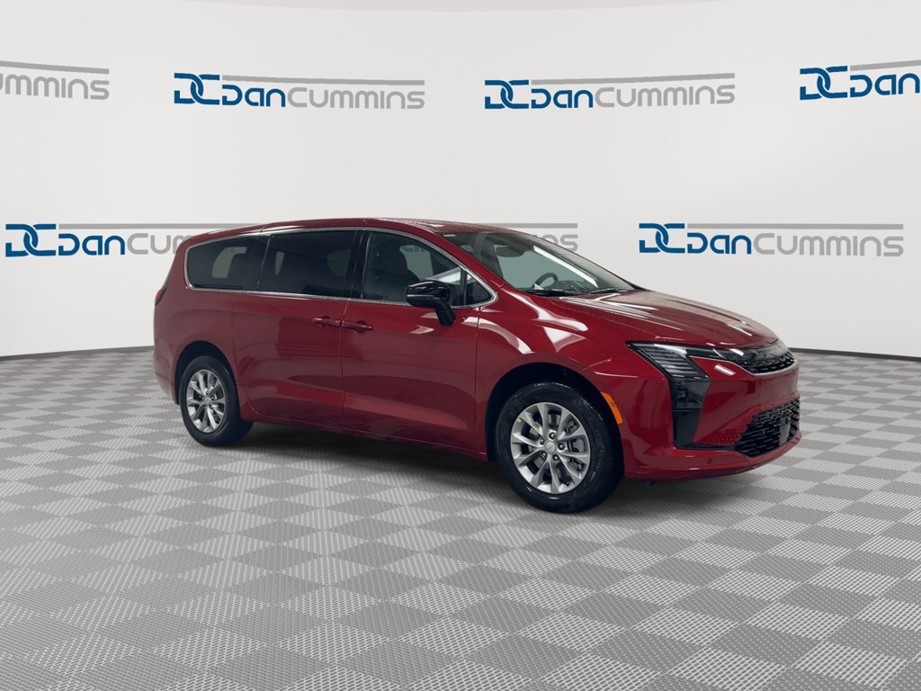 New 2027 Chrysler Pacifica Select AWD/4WD image 2