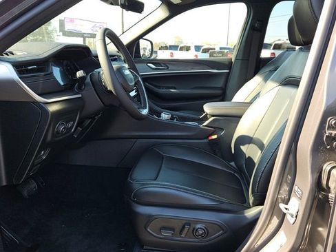 New 2026 Jeep Grand Cherokee Limited w/ Limited Altitude Package image 3