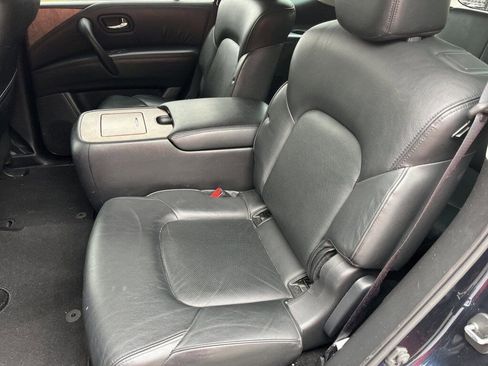 Used 2023 Nissan Armada SL w/ Captain's Chairs Package image 18