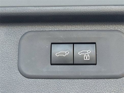 Used 2025 Toyota Grand Highlander AWD Hybrid image 36