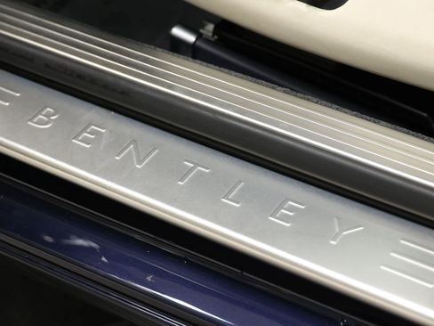 Used 2017 Bentley Continental GT image 16