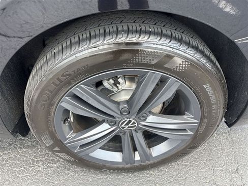 Used 2024 Volkswagen Jetta SE w/ Black Wheel Package FWD image 31