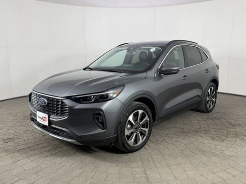 Certified 2025 Ford Escape Platinum AWD/4WD image 3