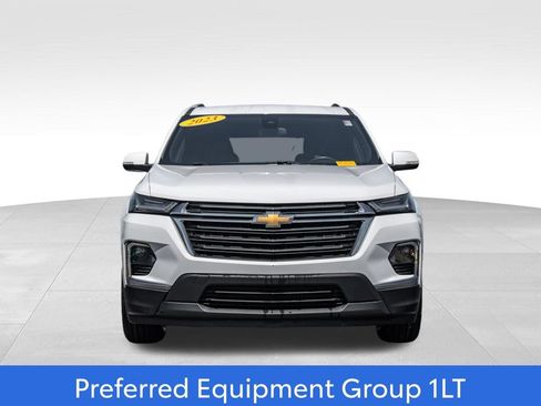 Used 2023 Chevrolet Traverse LT FWD image 2