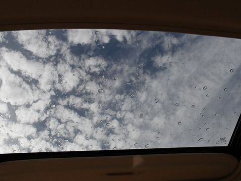 Used 2017 Toyota Corolla LE w/ LE Premium Package w/Moonroof image 6