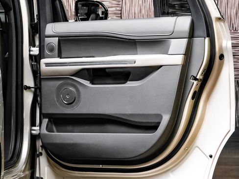 Used 2018 Ford Expedition Max XLT w/ Equipment Group 202A image 43