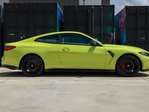 Used 2021 BMW M4 Coupe w/ Executive Package RWD image 17
