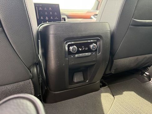 Certified 2025 GMC Yukon XL Denali AWD/4WD image 19