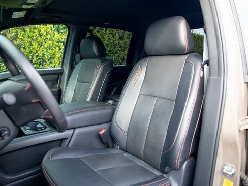 Used 2021 Nissan Titan PRO-4X w/ Pro-4x Convenience Package image 9