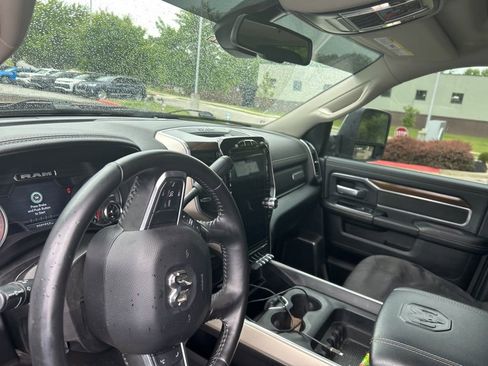 Used 2024 RAM 3500 Laramie AWD/4WD image 8