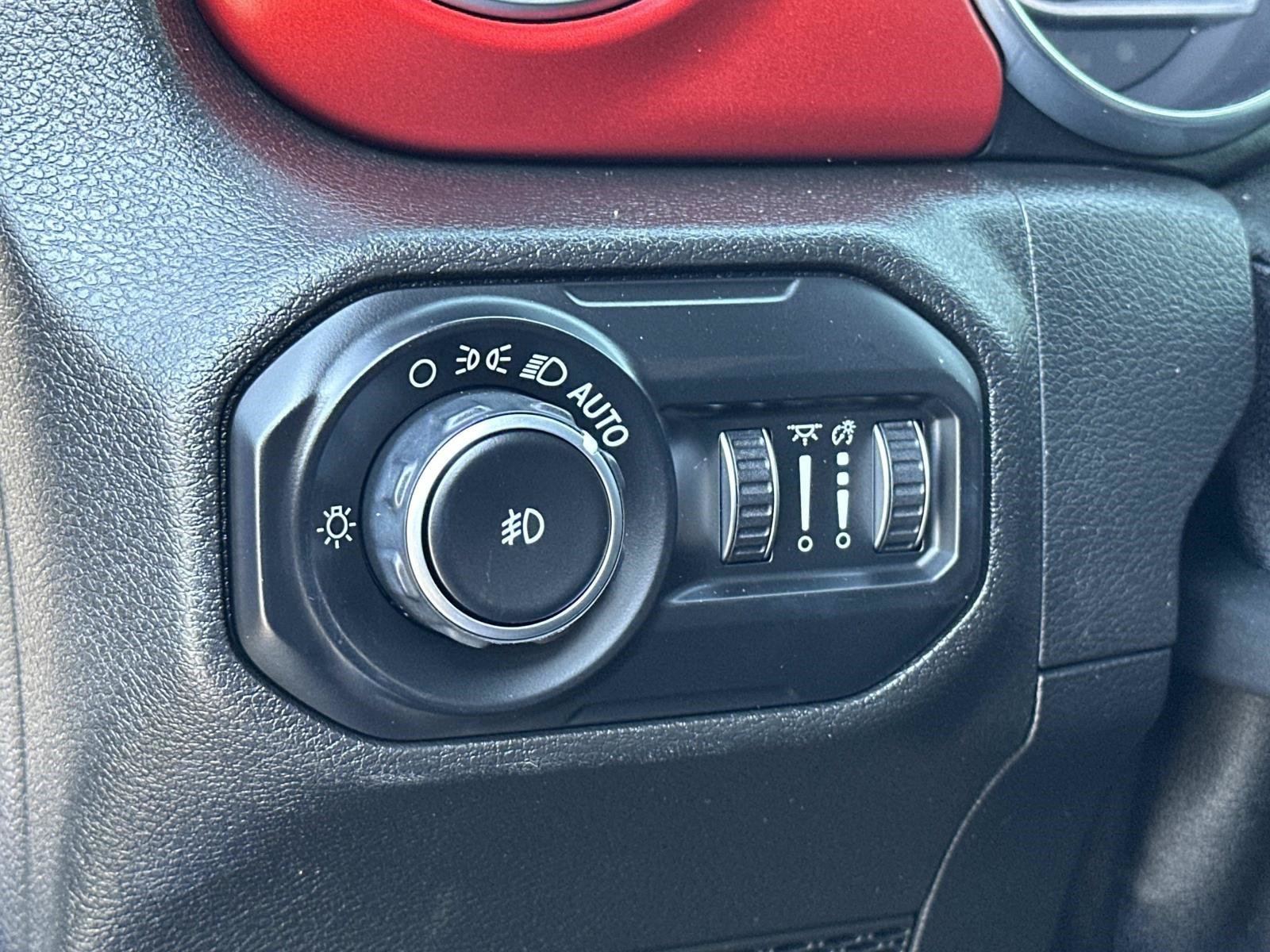 Used 2020 Jeep Wrangler Unlimited Rubicon w/ LED Lighting Group AWD/4WD image 19