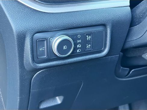 Used 2021 Ford Explorer XLT w/ Equipment Group 202A RWD image 10