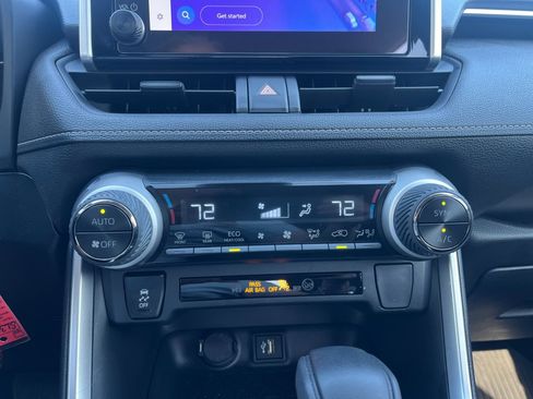 Used 2025 Toyota RAV4 LE AWD/4WD image 22