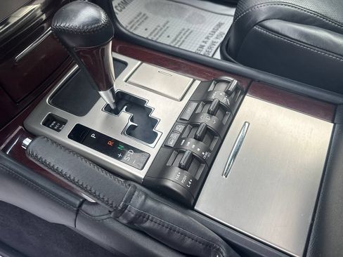 Used 2014 Lexus LX 570 4WD image 30