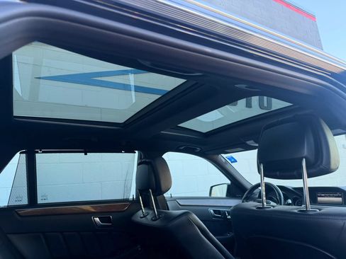 Used 2013 Mercedes-Benz E 350 4MATIC Wagon image 16