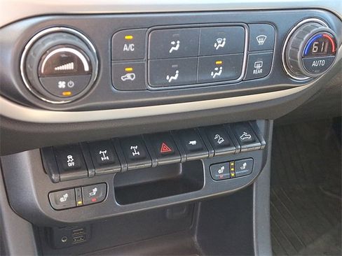 Used 2021 Chevrolet Colorado ZR2 w/ ZR2 Dusk Special Edition image 15