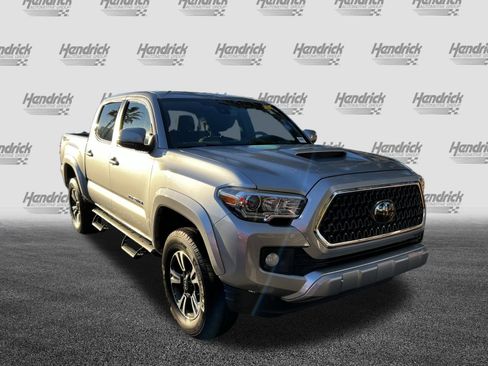 Used 2018 Toyota Tacoma TRD Sport w/ Technology Package image 2