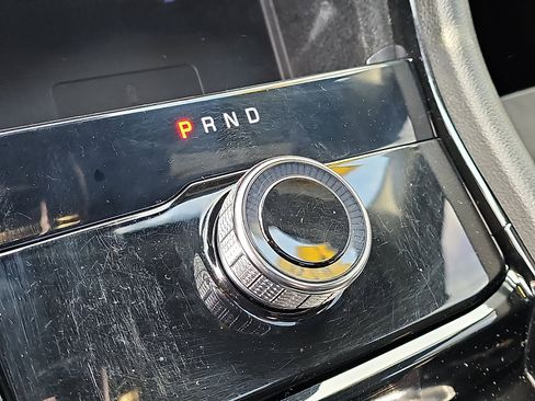 Used 2022 Jeep Grand Cherokee L Laredo image 17