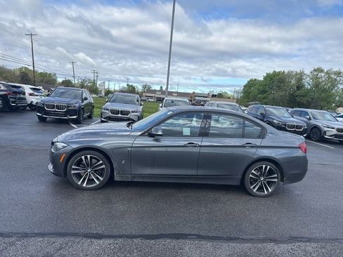 Used 2018 BMW 330e w/ Convenience Package RWD image 4