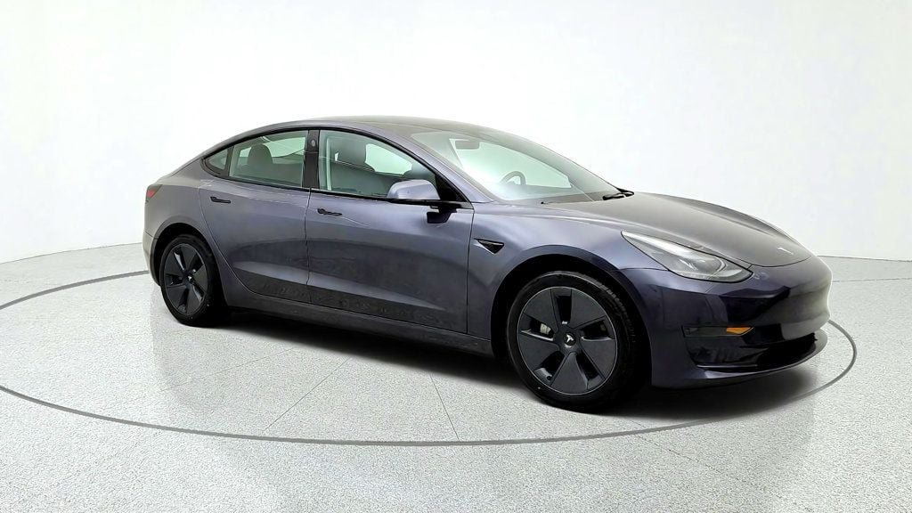 Used 2023 Tesla Model 3 Standard Range RWD image 3