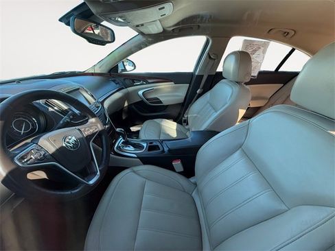 Used 2016 Buick Regal image 7