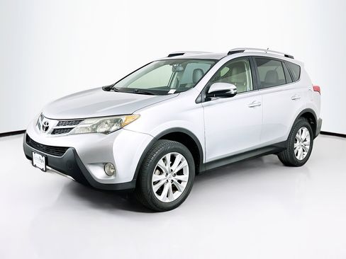 Used 2015 Toyota RAV4 Limited FWD image 3