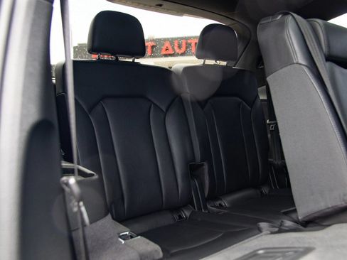 Used 2019 Audi Q7 3.0T Prestige AWD/4WD image 32