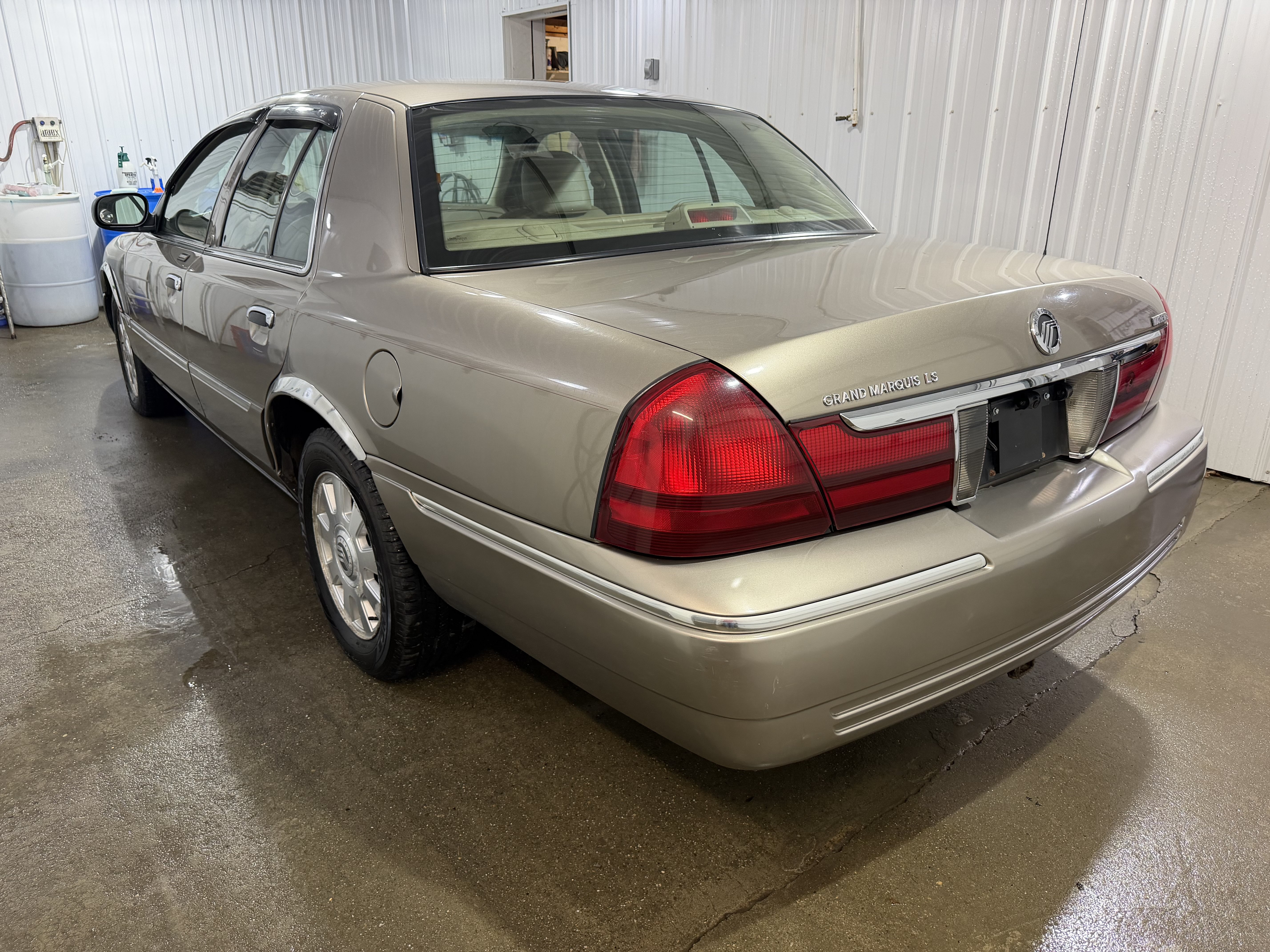 Used 2005 Mercury Grand Marquis LSE RWD image 5