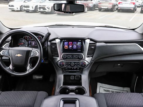 Used 2017 Chevrolet Suburban LS RWD image 13
