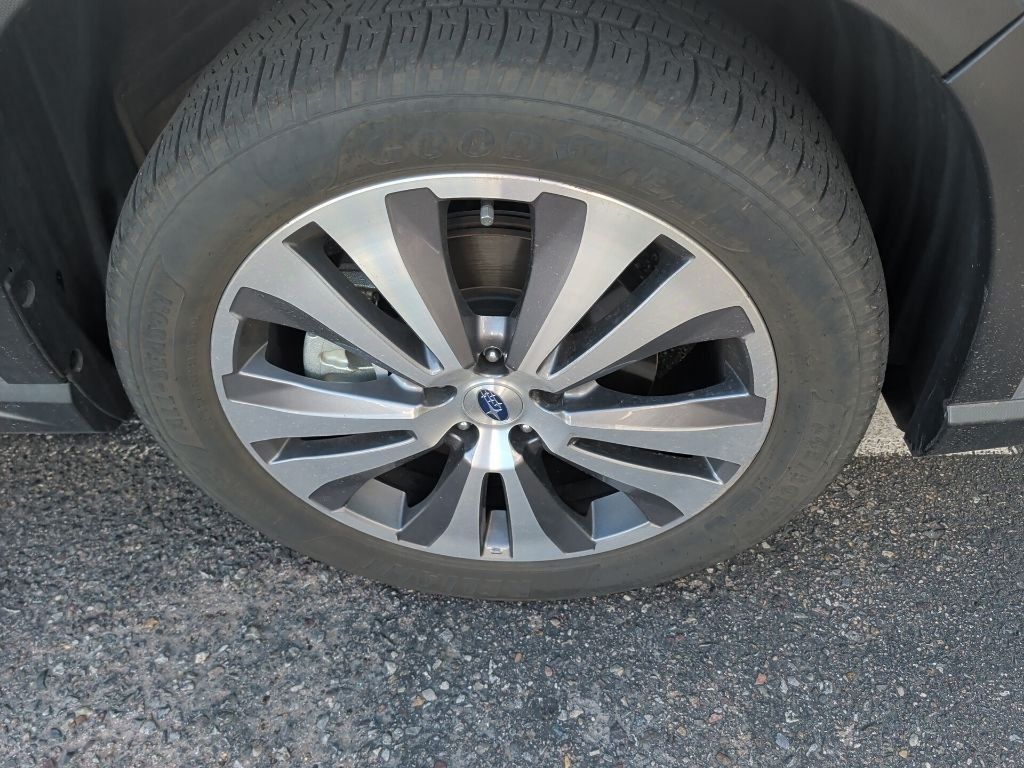 Used 2021 Subaru Ascent Touring AWD/4WD image 3