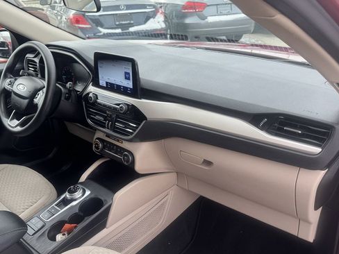 Used 2020 Ford Escape SE image 27