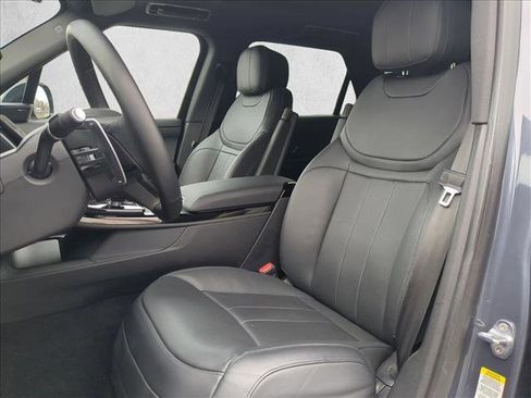 Used 2023 Land Rover Range Rover Sport SE Dynamic image 21